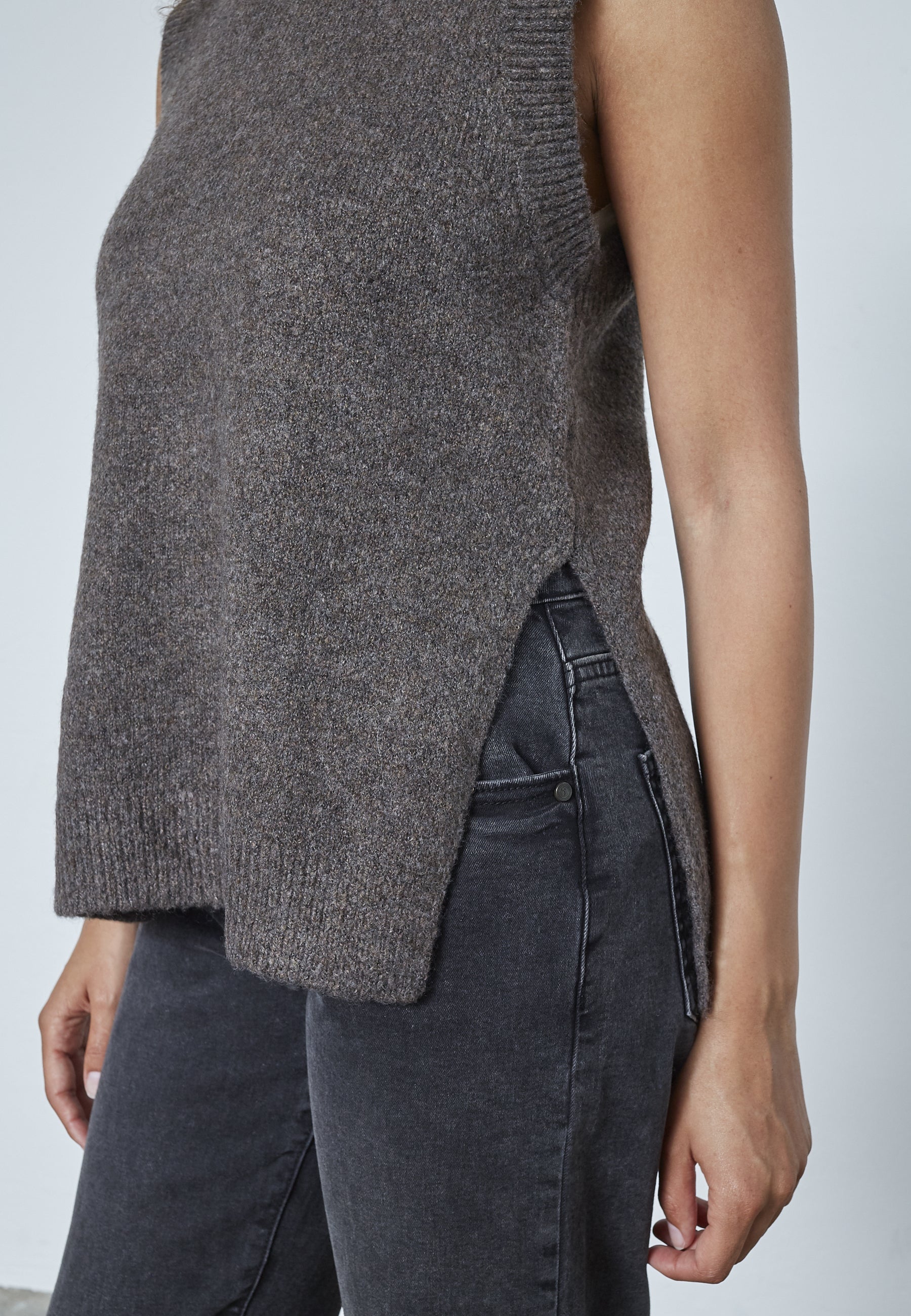 Sisters Point Luca Vest - Brown Melange